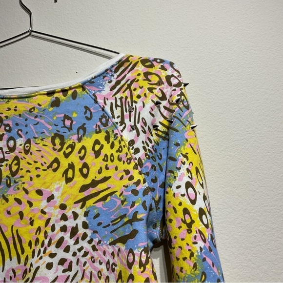 L’atiste Size M Tye Die Animal Print Sweater With Spiked Shoulders Slouchy - Picture 4 of 8